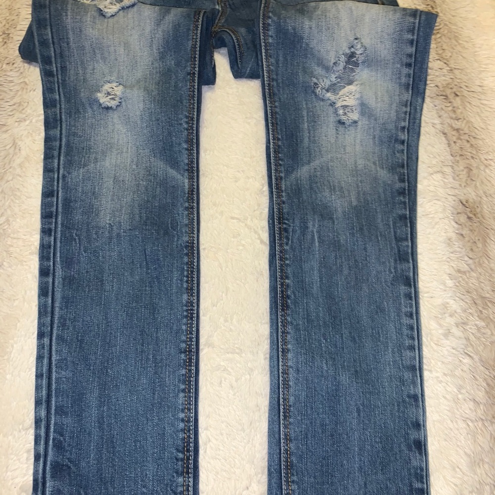 Zara Women’s Ripped Jeans - Picture 5 of 7
